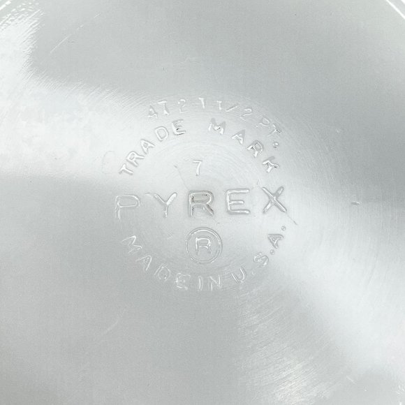 Pyrex Worn Amish Butterprint 742 1 1/2 Qt Casserole Dish - Picture 5 of 6